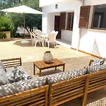 Beach House With Free Wifi